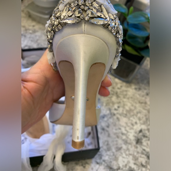 Badgley Mischka size 5.5 jeweled heels - Picture 6 of 8